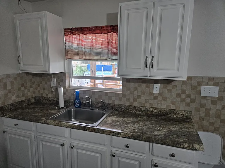 134 Whitman Cir — Photo 5