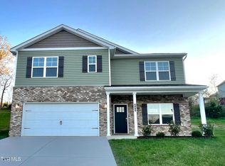 698 Saint Andrews Dr, Kingsport, TN 37664