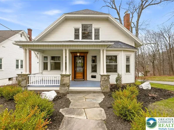 802 Poplar St, Clarks Summit, PA 18411