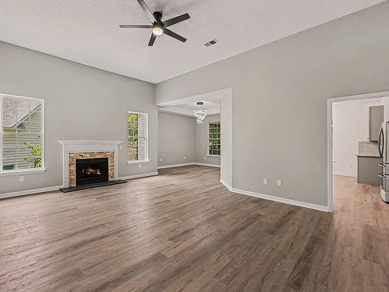 1854 Oleander Ct — Photo 7