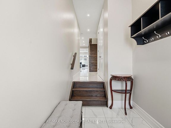 5th image of 60 Tatton Ct