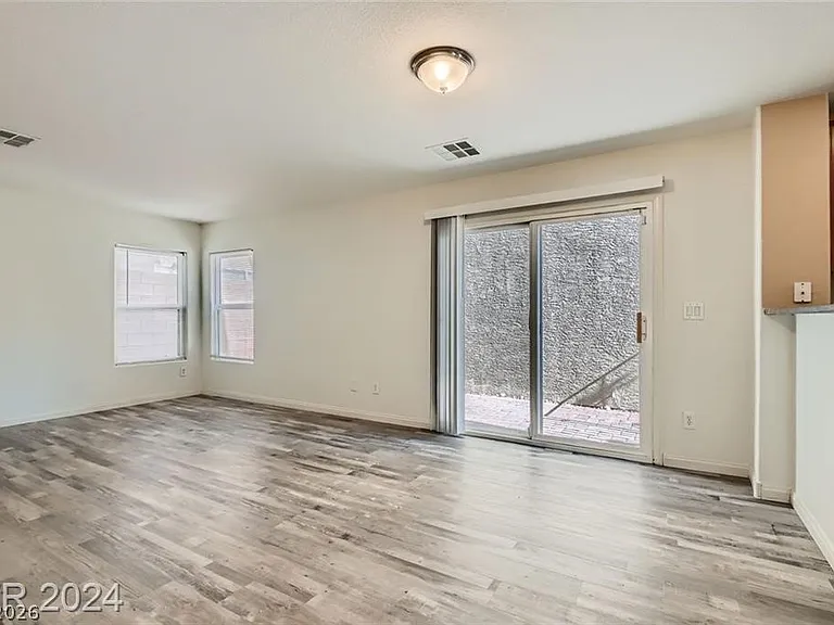 11925 Jersey Lilly St — Photo 4