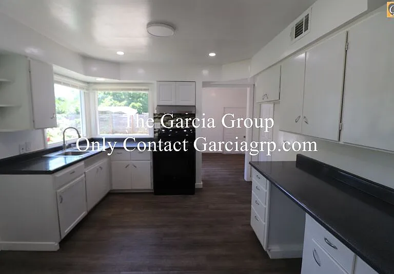 9303 SE Francis St — Photo 3
