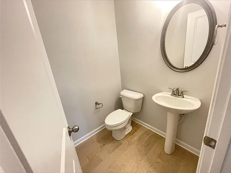2623 Hedgeway Cir — Photo 7
