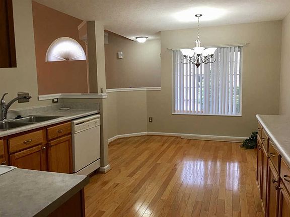 3rd image of 6519 Twin Lakes Dr