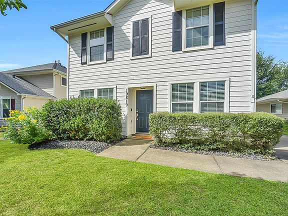 2nd image of 19819 Crested Hill Ln