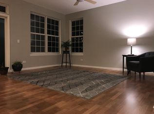 953 W Cambridge Ct, Grayslake, IL 60030