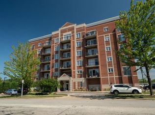 405 Creekside Dr #206, Palatine, IL 60067