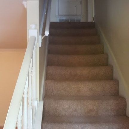 2nd image of 33 NW Holly Dr