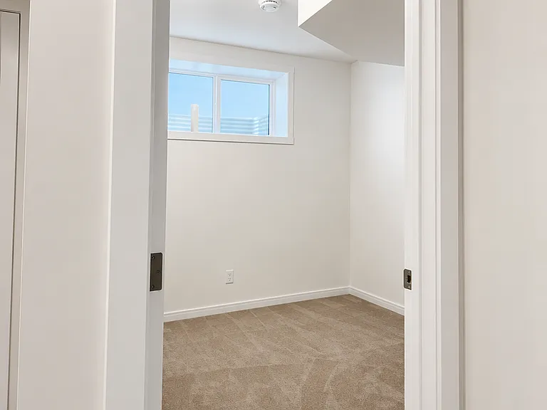 25B Yorkstone Row SW #25B — Photo 15