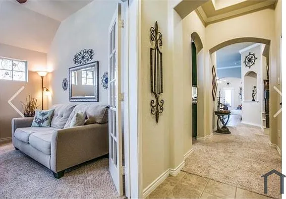 4 bed, 2521 sqft, $3,899 — Photo 2