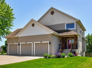 2618 Vista Ct, Norwalk, IA 50211