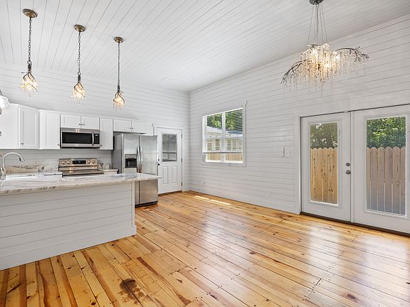 5th image of 306 Parkway Dr