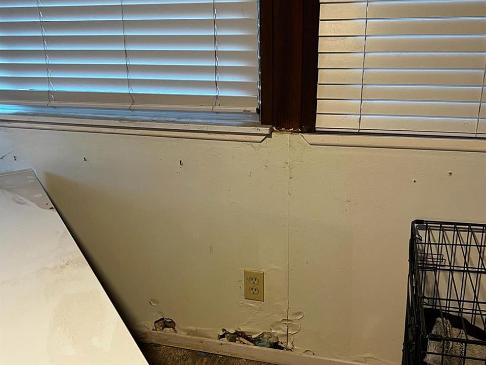 2nd image of 749 Oakmeade Dr