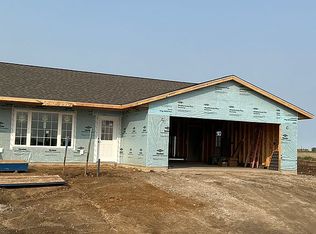 200 Hummingbird Ct, Independence, IA 50644