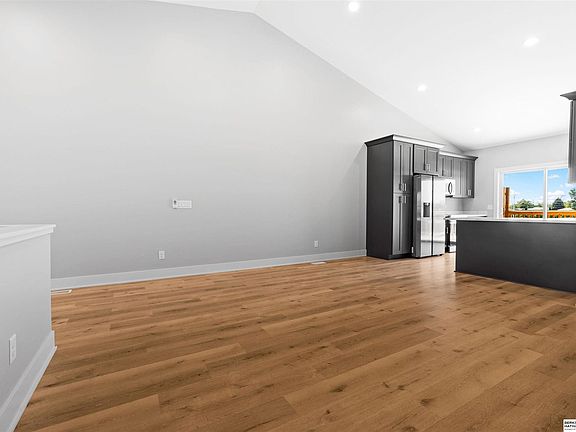 5th image of 349 Capstone Dr