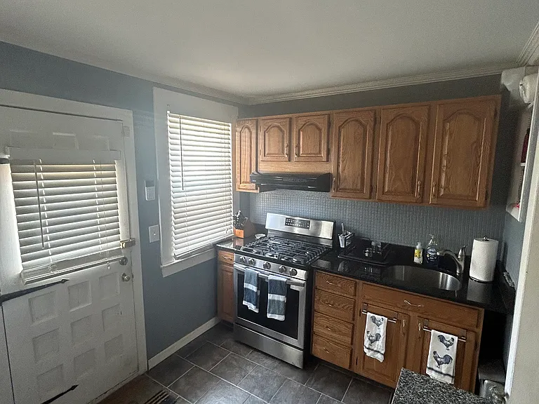 635 S Linwood Ave — Photo 5