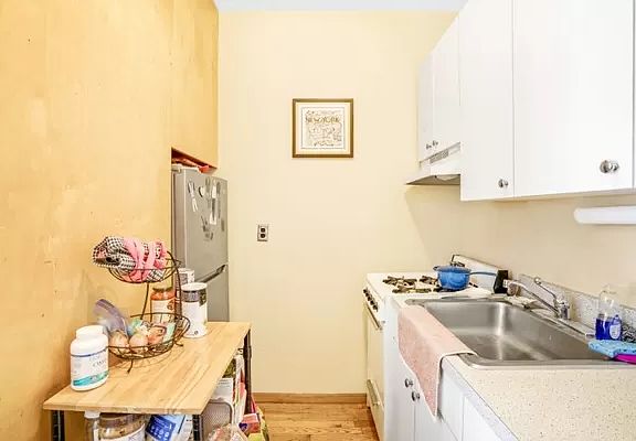 4th image of 538 E 85th St #5W