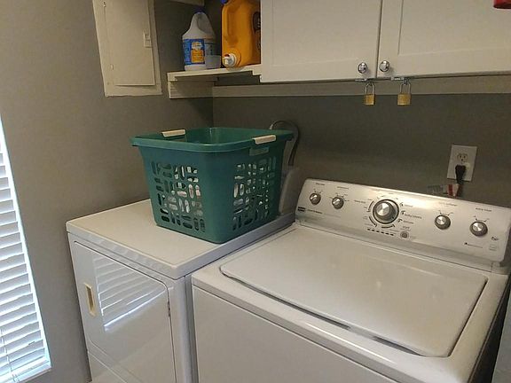 5th image of 18 Larkspur Ln