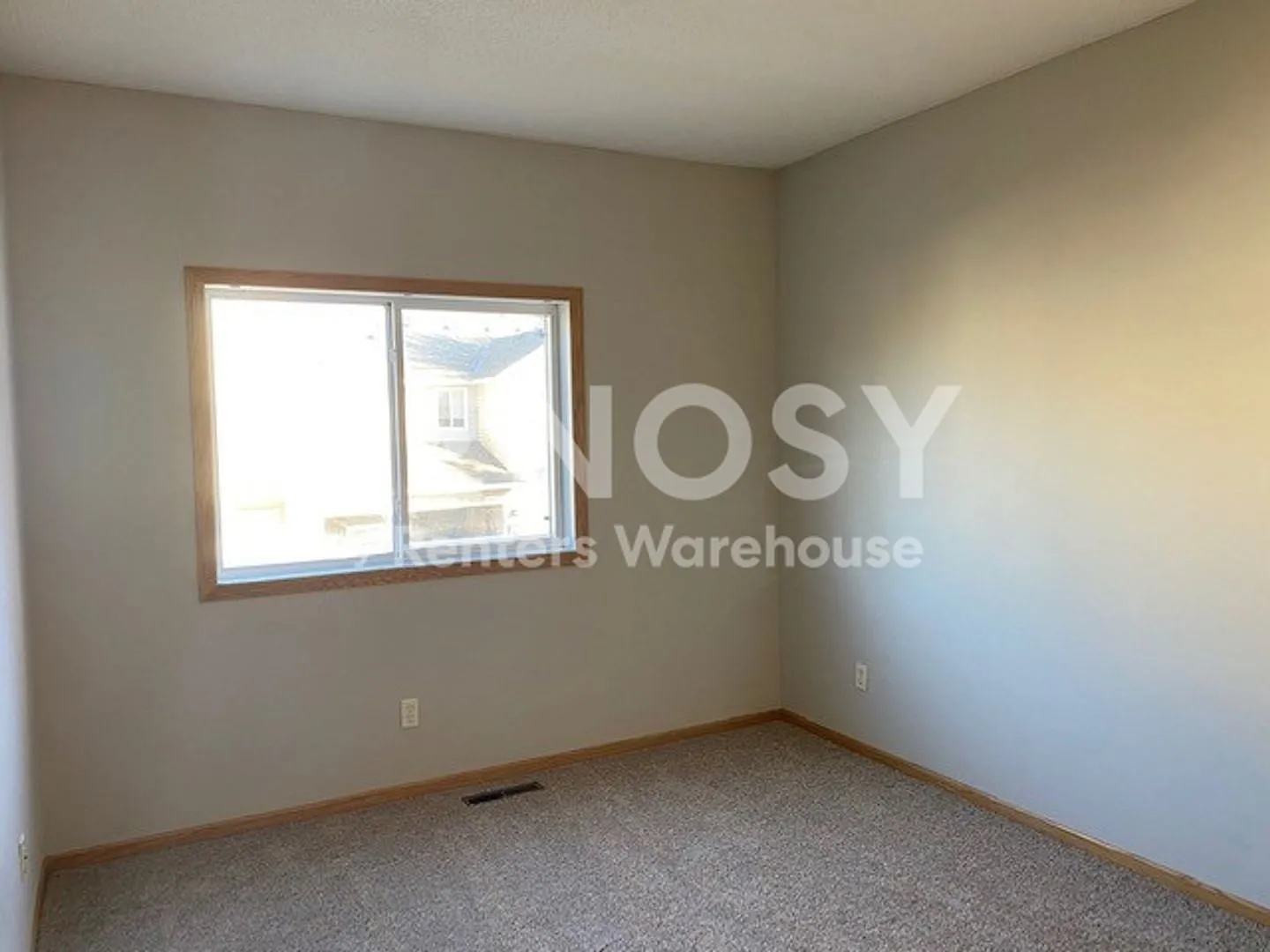 Available now - Spacious 2 Bedroom 2 Bath Townhome in Woodbury — Photo 4