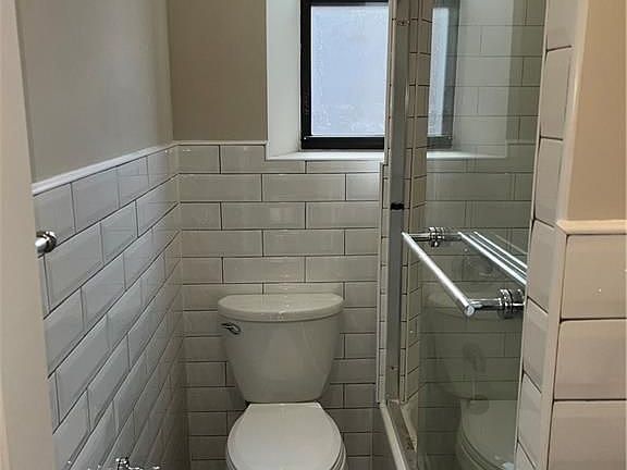 4th image of 456 Herzl St