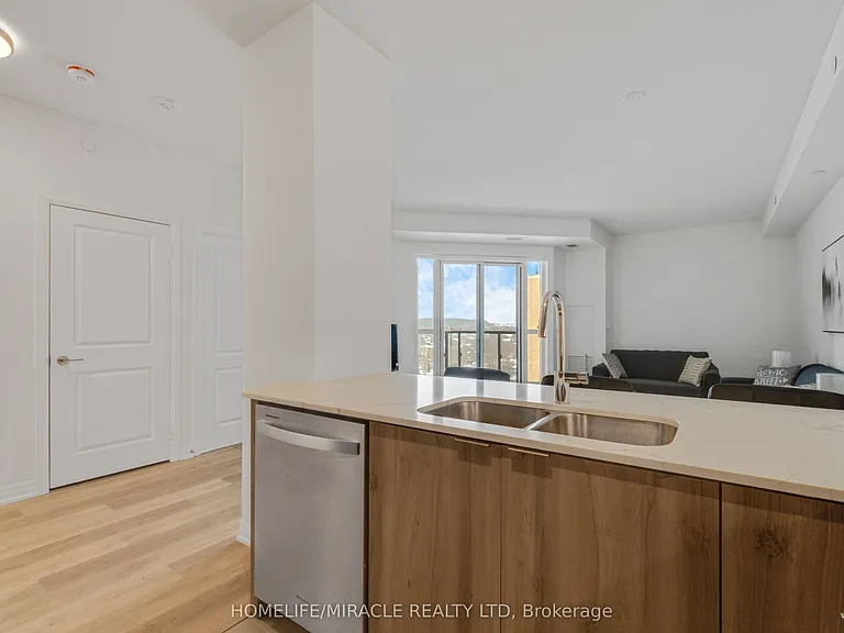 15 Watergarden Dr #511 — Photo 12