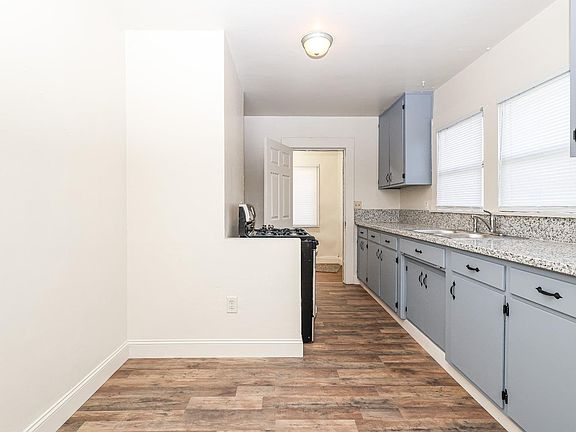 4th image of 301 W Olive Ave
