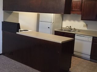 830 12th St APT 04, West Des Moines, IA 50265