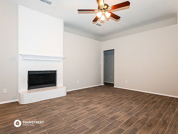 3rd image of 816 Thorton Dr