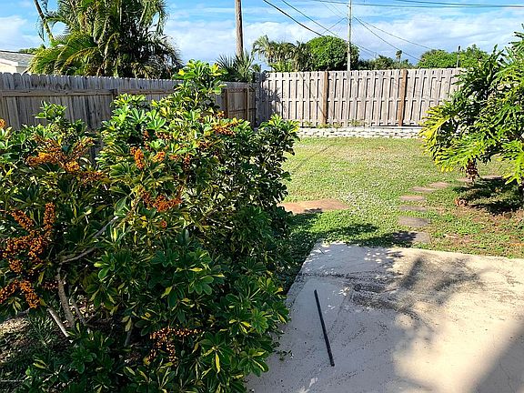 4th image of 540 Pelican Dr