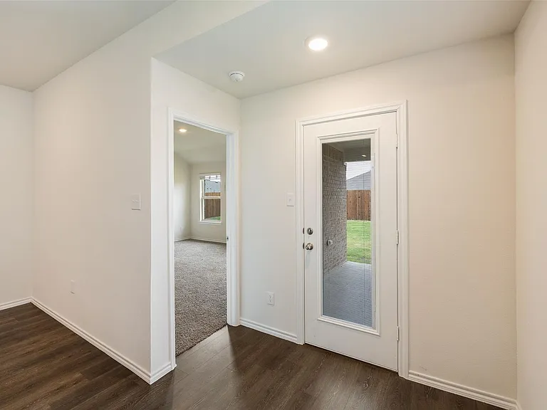 2952 Lawson Dr — Photo 7