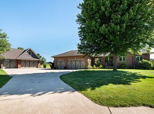 16763 Corey Daniel Ct, Dubuque, IA 52001