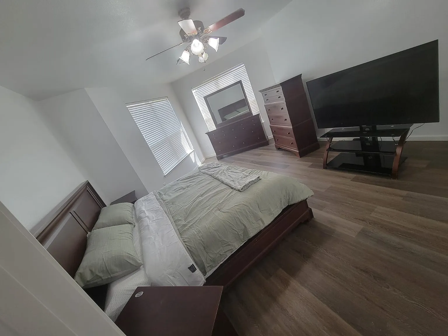 1 bed, 400 sqft, $1,100 — Photo 4