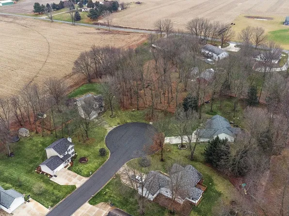 55420 Forest Cove Ct, New Carlisle, IN 46552