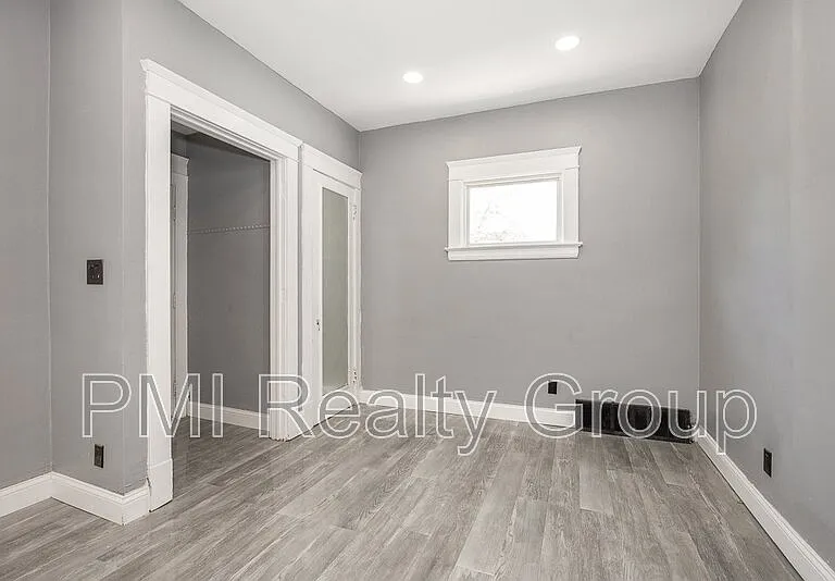 12203 Castlewood Ave — Photo 6