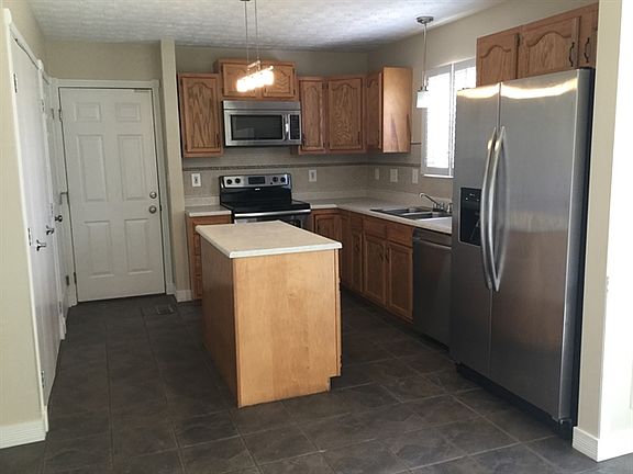 3rd image of 605 Old Glory Cir