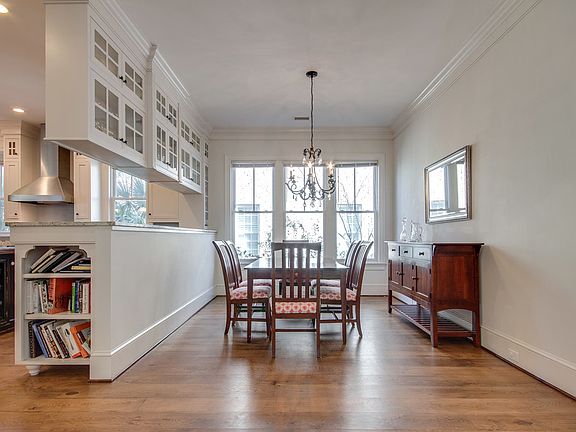 5th image of 139 King George St