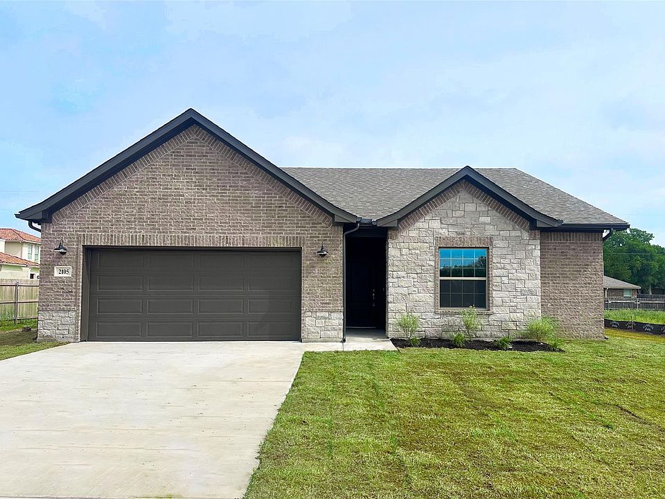 1st image of 2105 Briarwood Dr