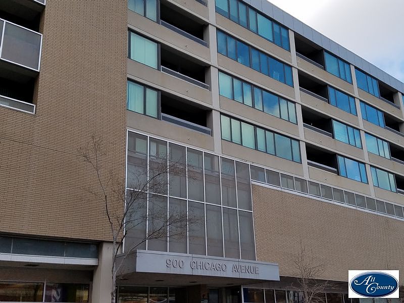 1st image of 900 Chicago Ave Unit 610