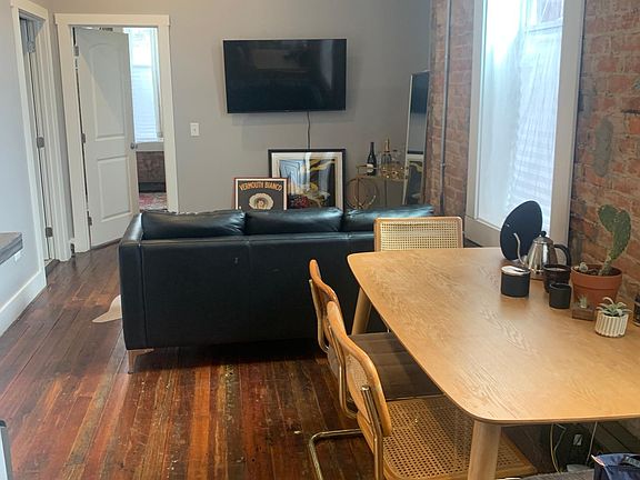 2nd image of 547 Channing St #3