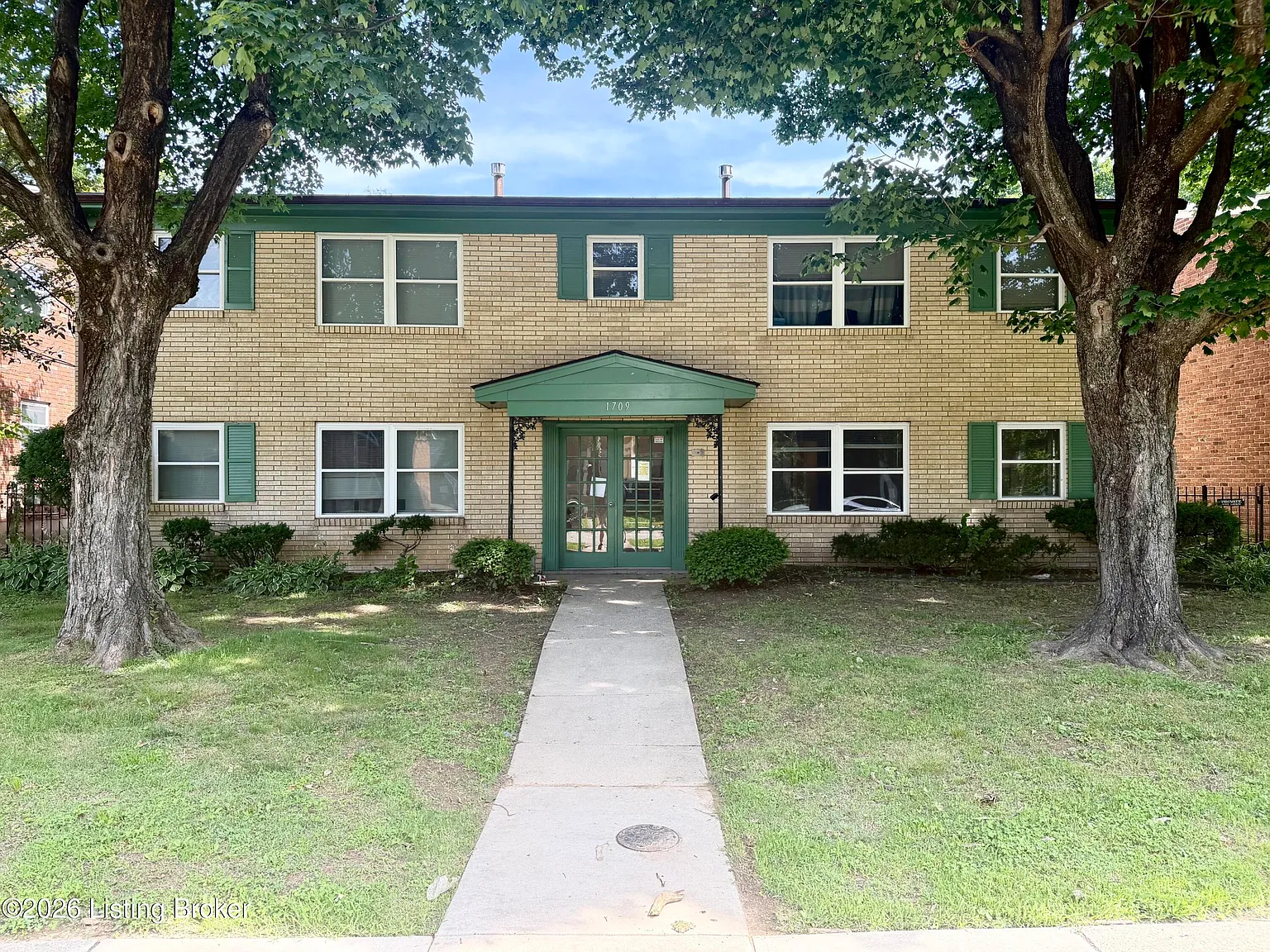 2 bed, 1.0 bath, 750 sqft, $825 — Photo 1
