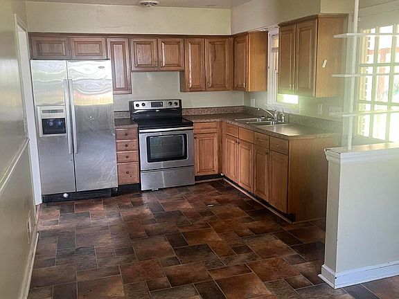 3rd image of 3518 Barberry Ave NW