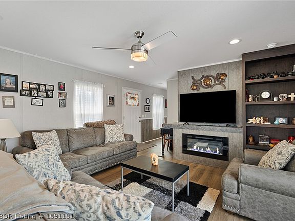 4th image of 1904 Peach Way