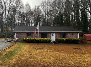 3993 & 3997 Valley Dr, Sophia, NC 27350