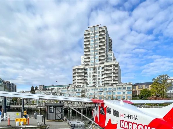 38 Front St #Townhouse 10, Nanaimo, BC V9R 0B8