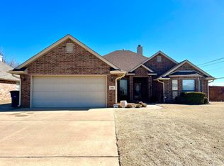 901 Quail Ridge Rd, Enid, OK 73703