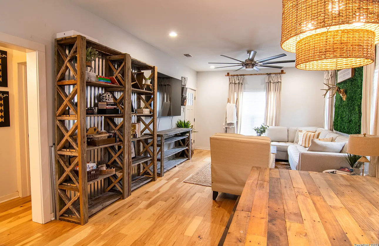2 bed, 1019 sqft, $1,700 — Photo 4