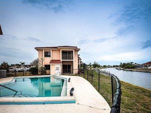 4th image of 1204 Spanish Cay Ln APT A