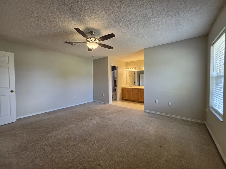 2501 Elkhart Dr — Photo 13