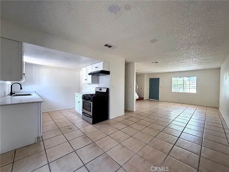 122 N Mayflower Ave #A — Photo 2